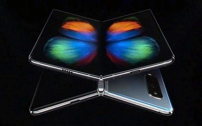 三星Galaxy Fold 2設(shè)計圖曝光 120Hz挖孔屏支持手寫筆