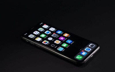 iPhone 13？新iPhone模型曝光：采用屏下鏡頭+Type-C