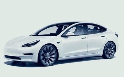 特斯拉Model 3再出事？偏離行駛車道撞上公交護欄